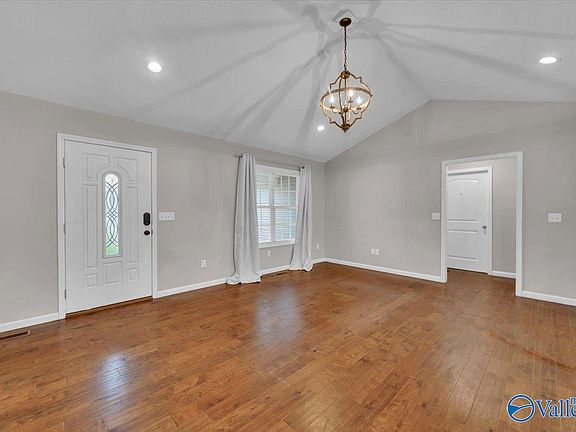 5th image of 193 Keef Ave