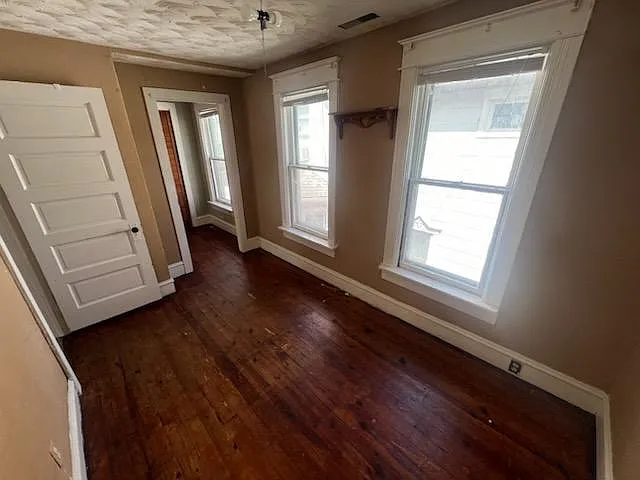 31 E Washington St - #201 — Photo 1