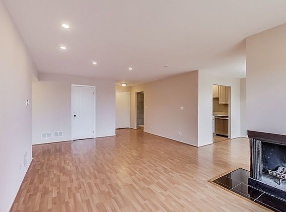 4th image of 3085 Pheasant Creek Dr APT 205
