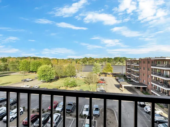 200 Sanders Ferry Rd APT 2504, Hendersonville, TN 37075