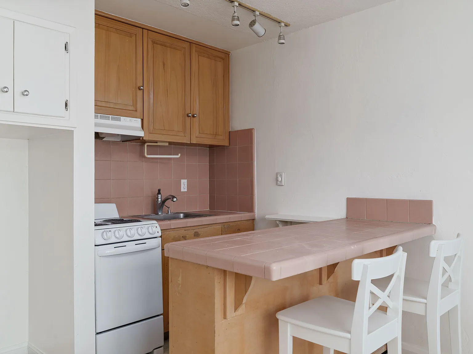 Studio, 560 sqft, $2,350 — Photo 4