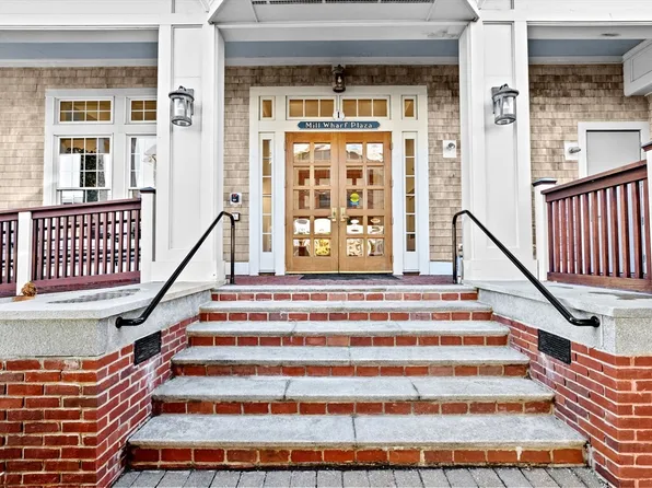 1 Mill Wharf Plz APT 33, Scituate, MA 02066