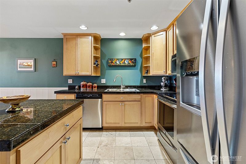 5th image of 3706 Portage Lane #102