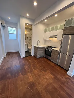 Rented by Delmark Realty LLC | media 21