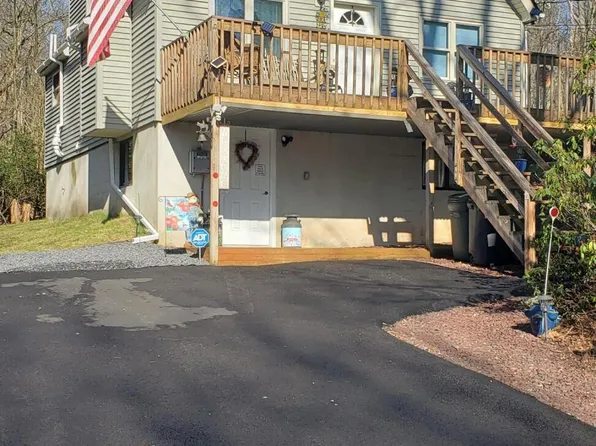 86 Country Club Dr, Thornhurst, PA 18424