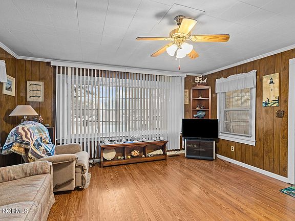 4th image of 2307 Avery Street