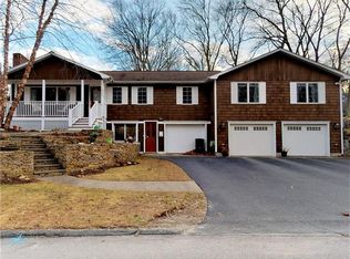 124 Maplewood Dr, East Greenwich, RI 02818