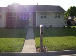 2360 Santa Barbara Dr, Green Bay, WI 54313