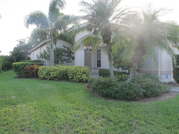 2nd image of 9424 Forest Hills Cir