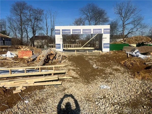 1293 Baybury Ave, Xenia, OH 45385