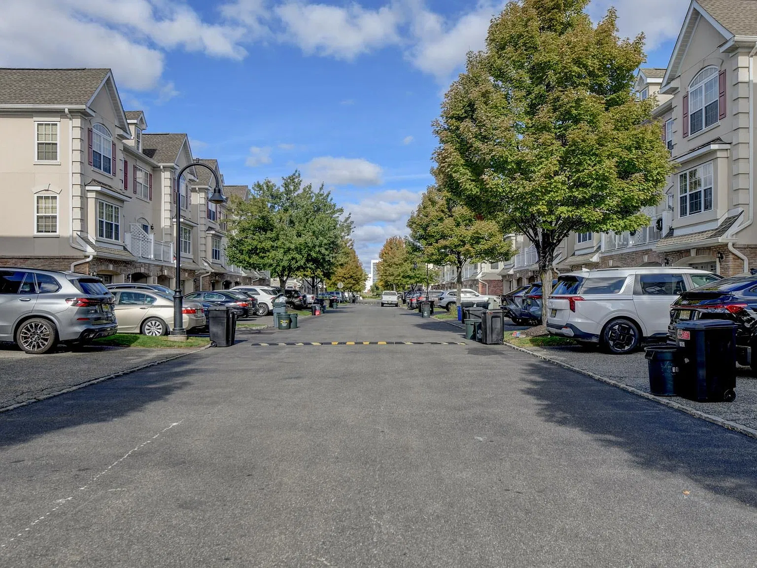 Riverside Ct — Photo 4