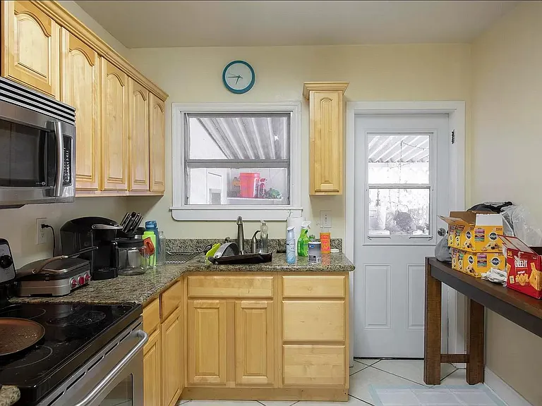 1513 Josephine St — Photo 2