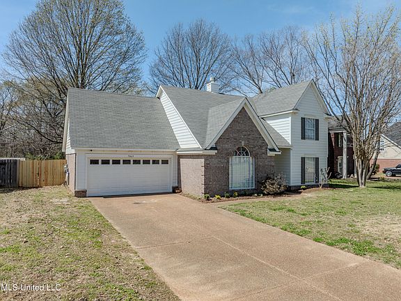 3rd image of 7065 Creekside Dr