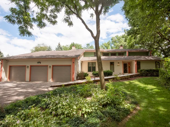 2904 Greenwood Acres Dr, Dekalb, IL 60115