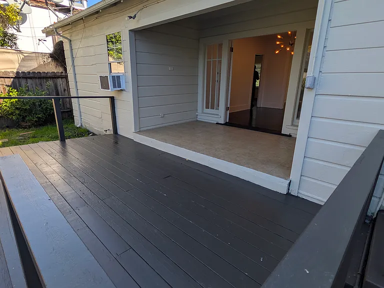 849 N West Knoll Dr — Photo 37