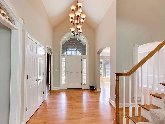 4th image of 2232 Regency Woods Dr
