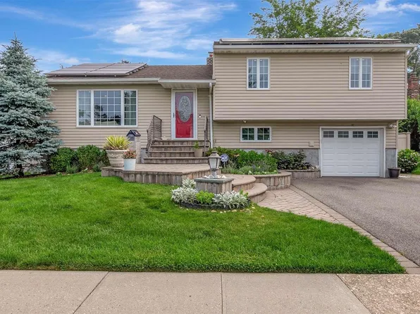 75 Colony Lane, Syosset, NY 11791