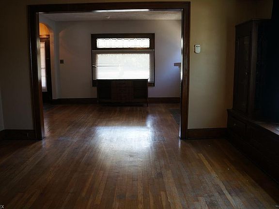 5th image of 3984 Washington Park Blvd