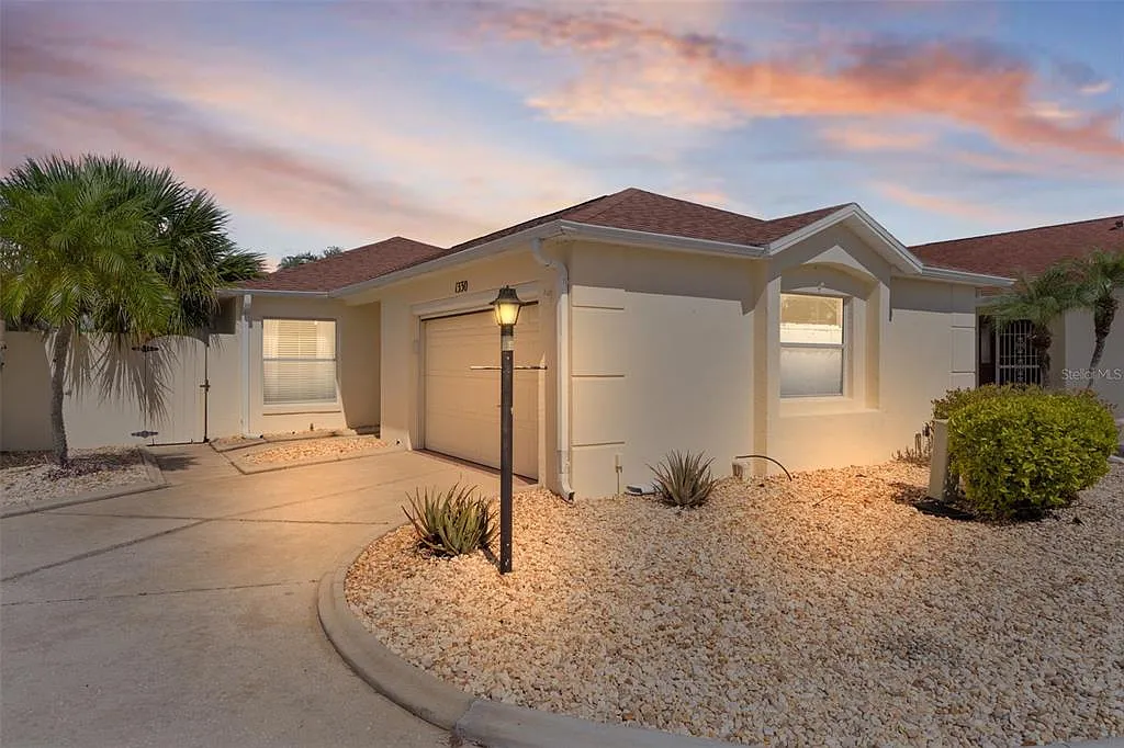 2 bed, 2.0 bath, 1214 sqft, $3,000 — Photo 1