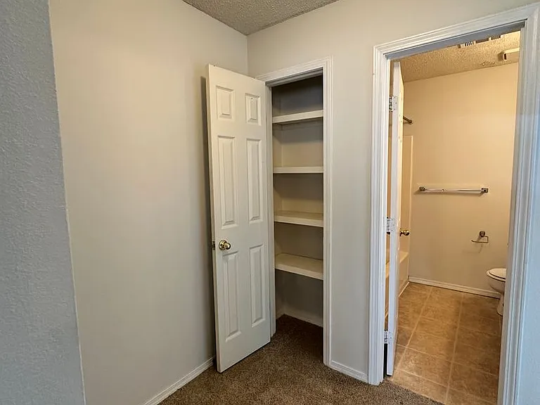 1707 E Walnut Lawn St — Photo 15