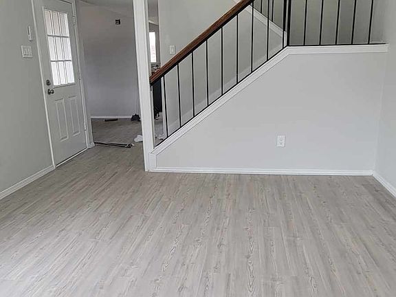 3rd image of 1800 Portsmouth Dr