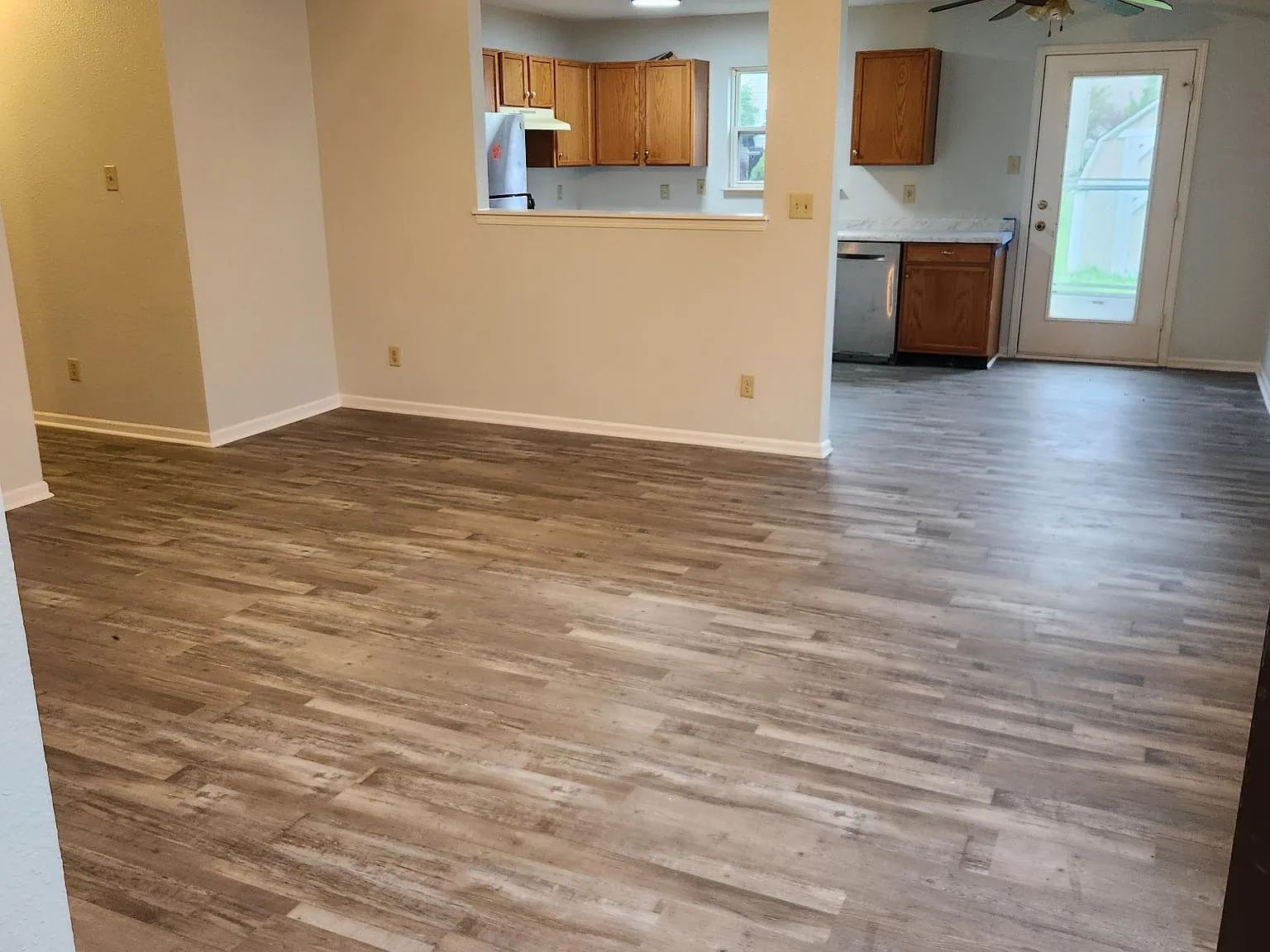 3 bed, 1250 sqft, $1,700 — Photo 3