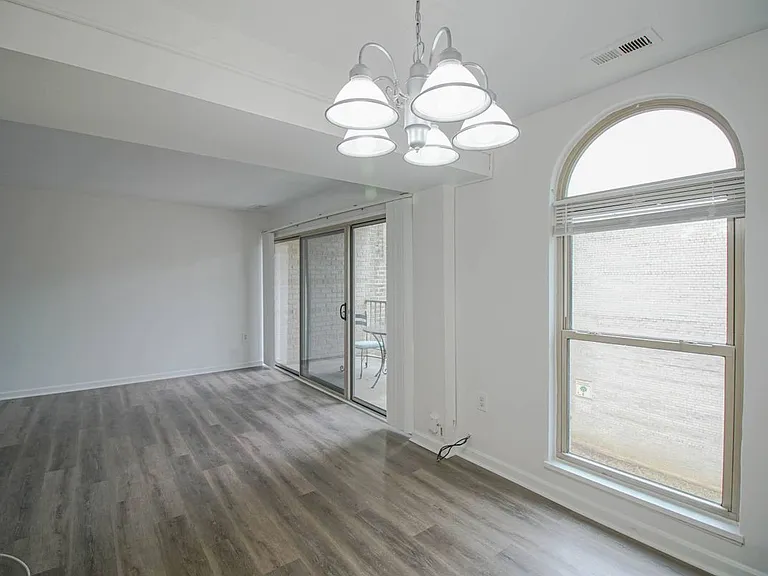 6 Canterbury Sq #301B — Photo 12