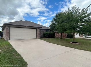 101 Soapstone Dr, Jarrell, TX 76537