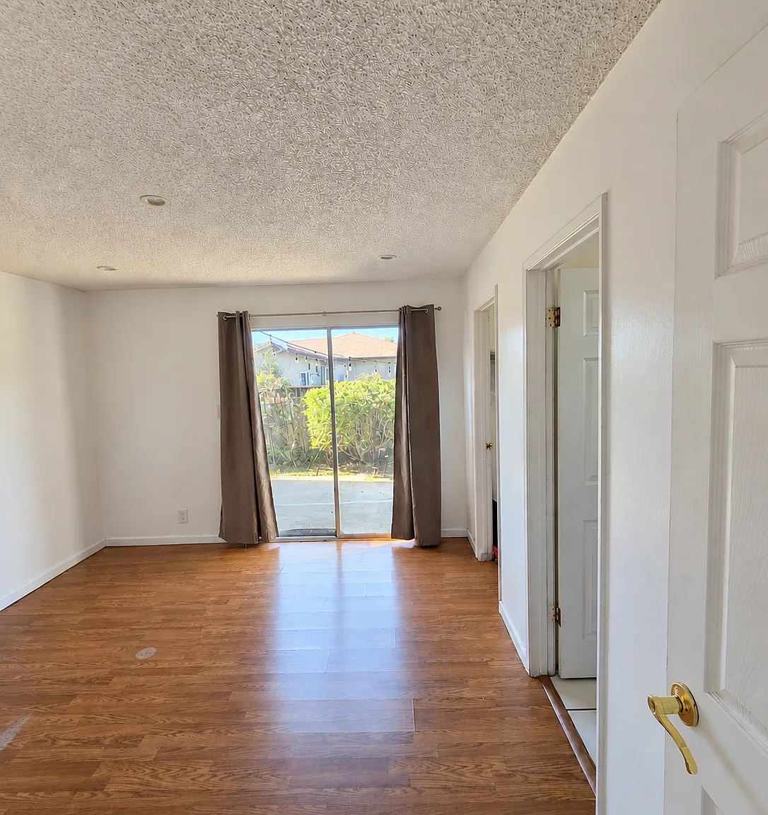 3 bed, 1340 sqft, $3,950 — Photo 4