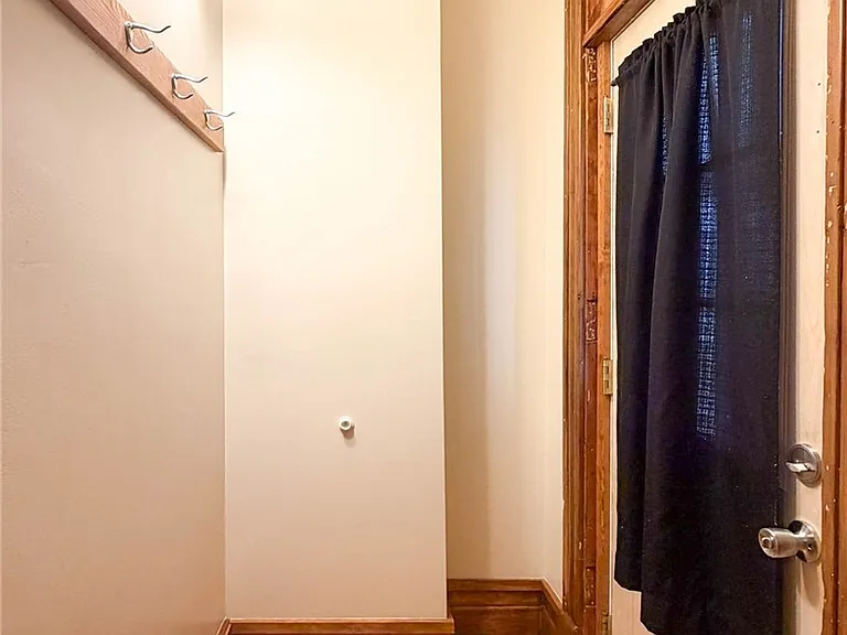 1017 White Pl — Photo 5