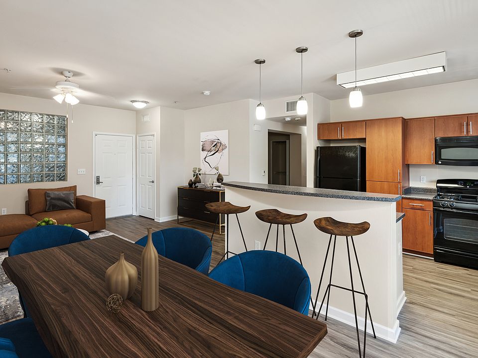 Carillon Apartment Homes Apartment Rentals Woodland Hills, CA Zillow