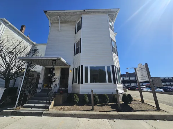 237 Park Ave #3, Worcester, MA 01609