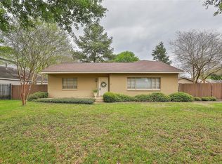 9220 Vogue Ln, Houston, TX 77080