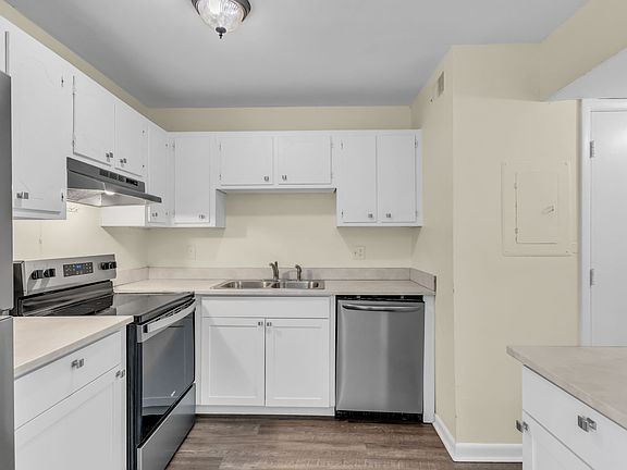 3rd image of 370 Wallace Rd APT F5