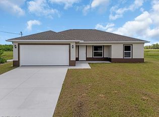 8027 Oakleaf Cir, Labelle, FL 33935