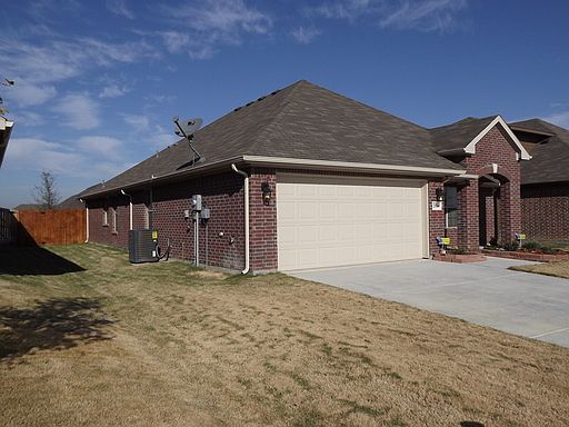 3rd image of 2818 Waterfall Ln