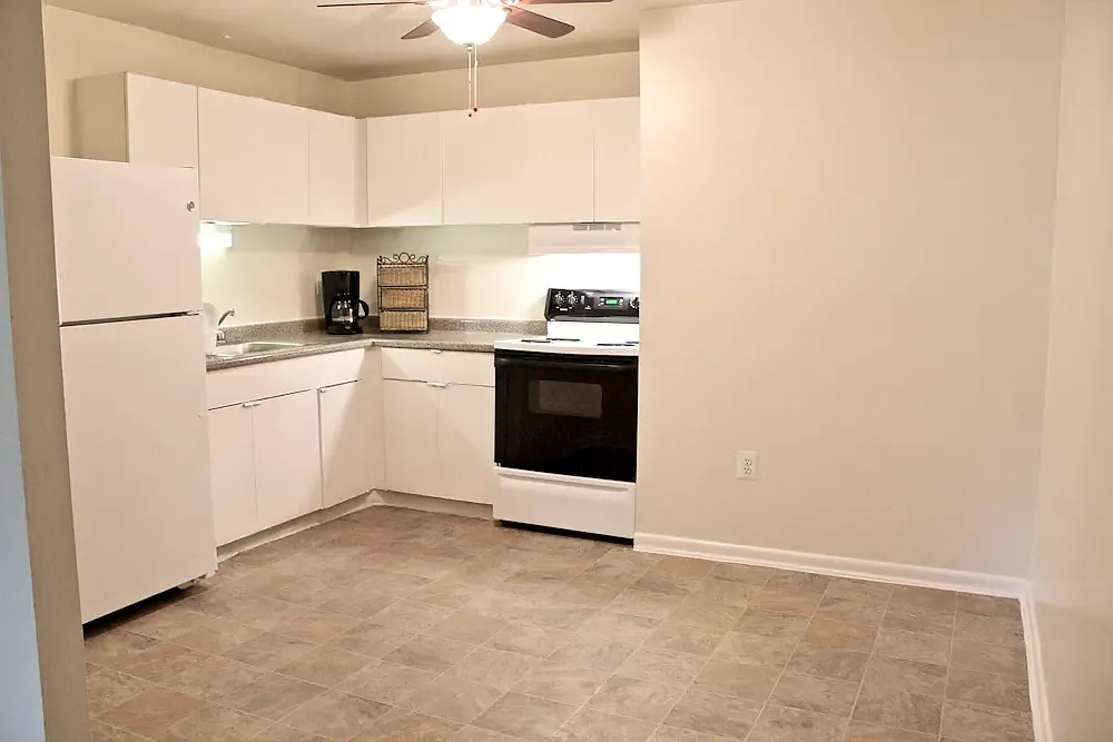 Parkview Court Apartments — Photo 4