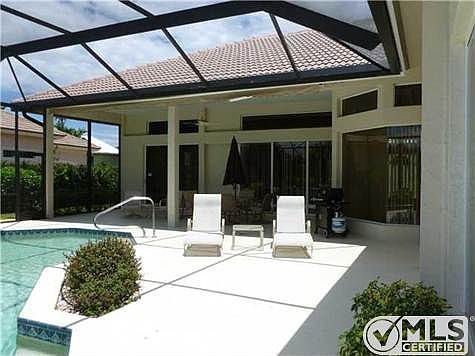 4th image of 212 SE Turtle Creek Dr