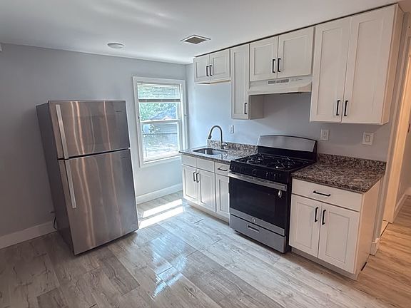 3rd image of 100 Columbia Ave #C