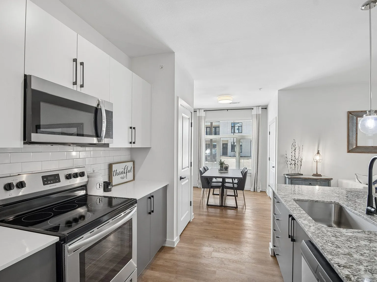 Hermosa Village Apartments — Photo 3