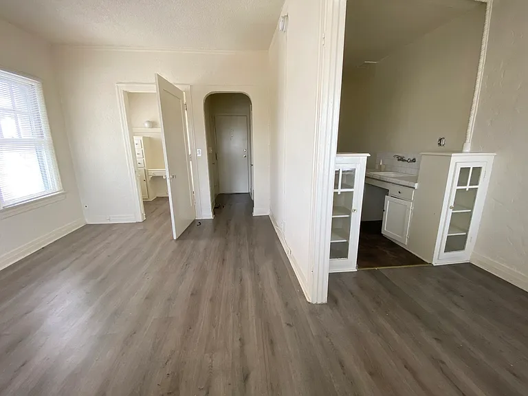 LA Rentals — Photo 11