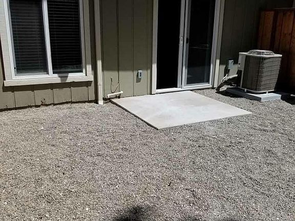 2nd image of 1080 Memorial Dr APT B