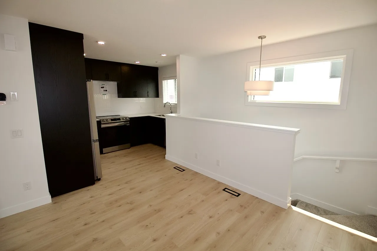 Chappelle 1 Bed 1 Bath Garage Suite SW Edmonton — Photo 3