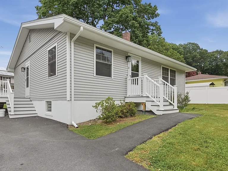 3 Hingham Rd #1 — Photo 2