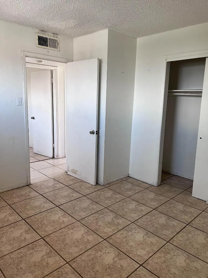 3921 N Piedras St - Front — Photo 1