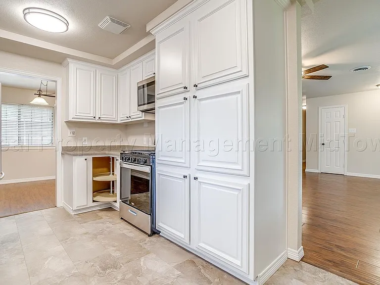 1813 Thomas Pl — Photo 13