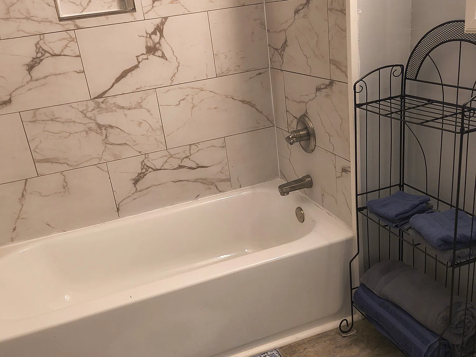 5 bed, 2118 sqft, $2,500 — Photo 4