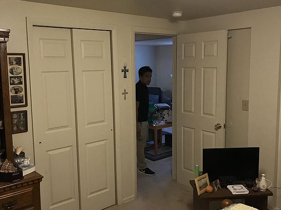 3rd image of 425 Ontario St