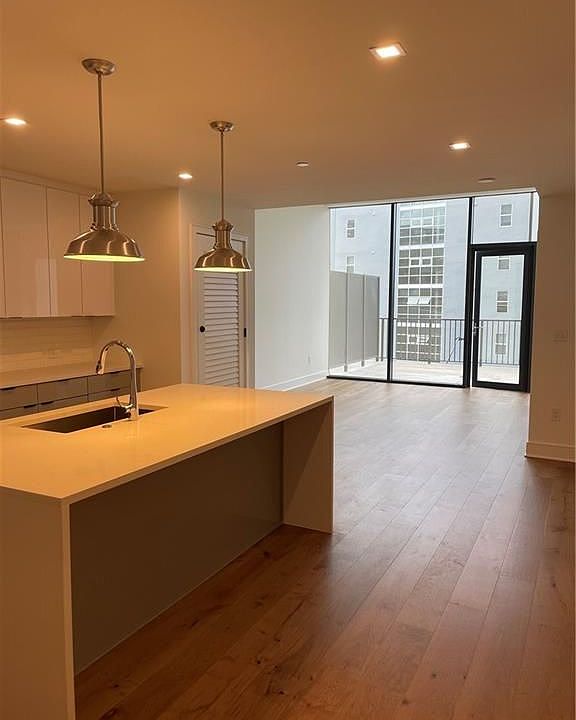1st image of 788 W Marietta St NW #105