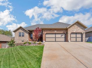 904 N 19th Ave, Ozark, MO 65721